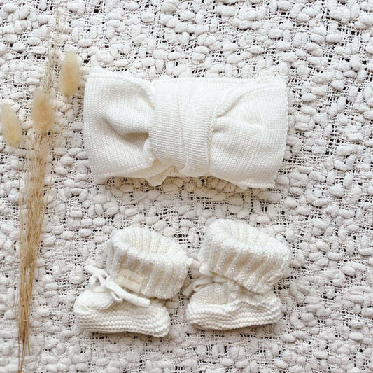White Baby Knit Booties. Newborn booties. Booties and Headband se. Baby Booties