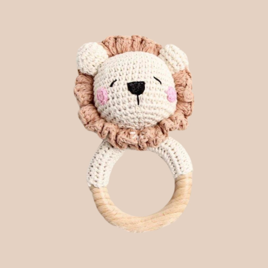  Lion crochet rattle natural beechwood
