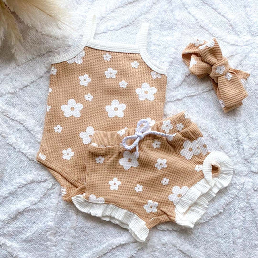 Newborn Baby Clothes. Daisy baby girl romper, bloomer and headband set. Baby romper. Baby girl clothing